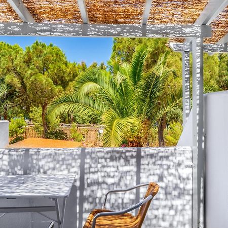 Coralli Seaside Resort Livadakia Dış mekan fotoğraf